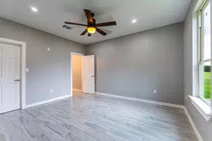 328 E Norway St, Walnut Springs, TX 76690 - Photo 15