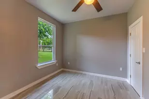 328 E Norway St, Walnut Springs, TX 76690 - Photo 19