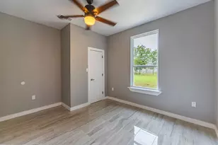 328 E Norway St, Walnut Springs, TX 76690 - Photo 25