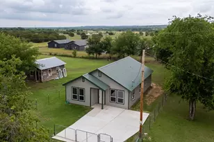 328 E Norway St, Walnut Springs, TX 76690 - Photo 29