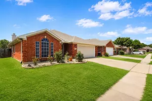8962 Winding River Dr, Fort Worth, TX 76118 - Photo 3