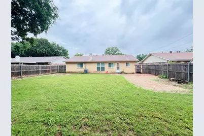 2121 Spanish Trail, Irving, TX 75060 - Photo 17
