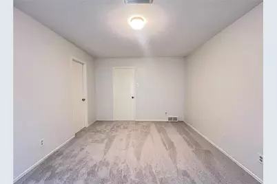 2121 Spanish Trail, Irving, TX 75060 - Photo 15