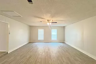 2121 Spanish Trail, Irving, TX 75060 - Photo 9