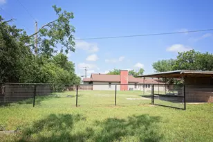 417 Summitt Ave, Graham, TX 76450 - Photo 33