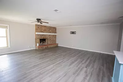 417 Summitt Avenue, Graham, TX 76450 - Photo 9