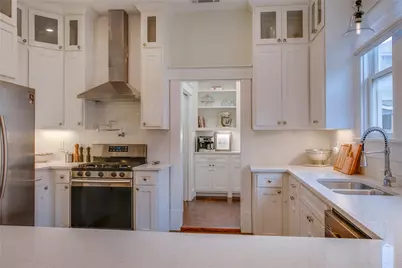 911 Woodlawn Avenue, Dallas, TX 75208 - Photo 17
