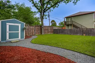 911 Woodlawn Ave, Dallas, TX 75208 - Photo 33