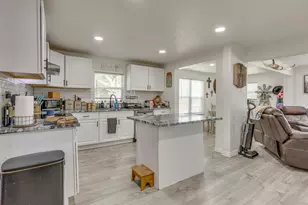 109 W Purdom Ave, Alvarado, TX 76009 - Photo 21