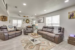 109 W Purdom Ave, Alvarado, TX 76009 - Photo 9