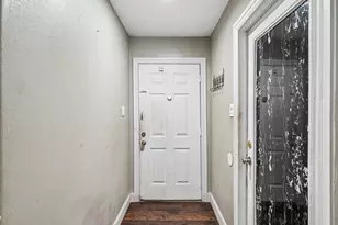 618 SE 3rd St, Grand Prairie, TX 75051 - Photo 5