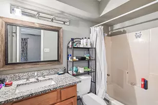 618 SE 3rd St, Grand Prairie, TX 75051 - Photo 17