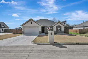 2202 Briarwood Dr, Bridgeport, TX 76426 - Photo 1
