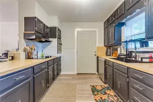 2012 Bradford Dr, Arlington, TX 76010 - Photo 7