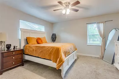 2012 Bradford Drive, Arlington, TX 76010 - Photo 11