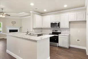 1916 Town Creek Cir, Weatherford, TX 76086 - Photo 21