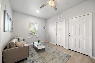 808 Sealy Street #B, Galveston, TX 77550 - Photo 9