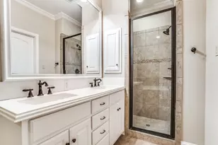 1402 Hampton Rd, Grapevine, TX 76051 - Photo 9