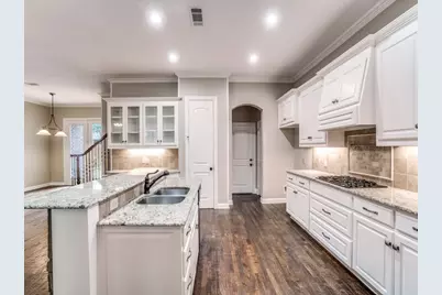 1402 Hampton Road, Grapevine, TX 76051 - Photo 5