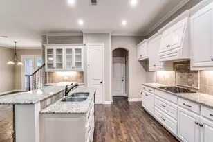 1402 Hampton Rd, Grapevine, TX 76051 - Photo 5