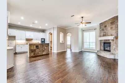 1402 Hampton Road, Grapevine, TX 76051 - Photo 3