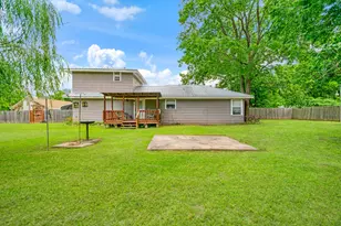 330 Young St, Blossom, TX 75416 - Photo 17