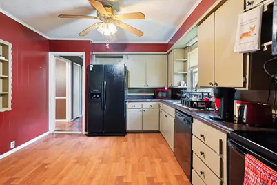 330 Young Street, Blossom, TX 75416 - Photo 9