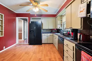 330 Young St, Blossom, TX 75416 - Photo 9