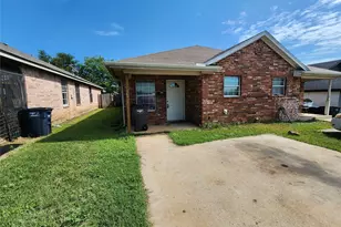 1429 E Robert St, Fort Worth, TX 76104 - Photo 1
