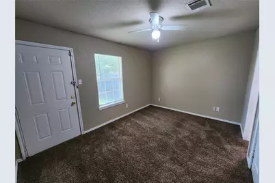 1429 E Robert Street, Fort Worth, TX 76104 - Photo 9