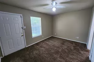 1429 E Robert St, Fort Worth, TX 76104 - Photo 9