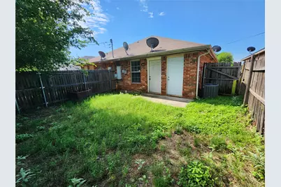 1429 E Robert Street, Fort Worth, TX 76104 - Photo 19