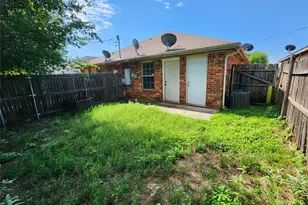 1429 E Robert St, Fort Worth, TX 76104 - Photo 19
