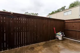 9808 Valley Meadow Pl, Dallas, TX 75220 - Photo 29