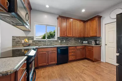 4111 Highgrove Drive, Arlington, TX 76001 - Photo 5