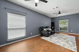4111 Highgrove Dr, Arlington, TX 76001 - Photo 9
