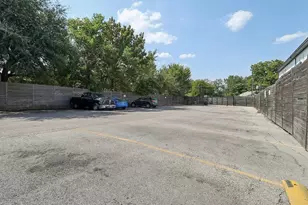 321 E 8th St, Dallas, TX 75203 - Photo 5