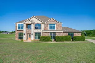 1802 Yucatan Dr, Granbury, TX 76048 - Photo 3
