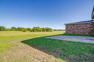 1802 Yucatan Dr, Granbury, TX 76048 - Photo 37