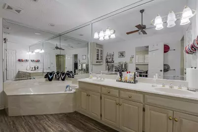 2010 Surrey Oaks Drive, Arlington, TX 76006 - Photo 27