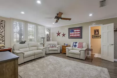 2010 Surrey Oaks Drive, Arlington, TX 76006 - Photo 7
