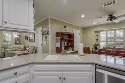 2010 Surrey Oaks Drive, Arlington, TX 76006 - Photo 11