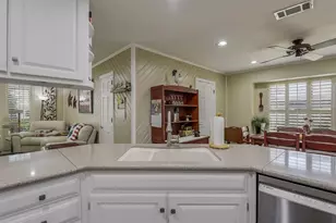 2010 Surrey Oaks Dr, Arlington, TX 76006 - Photo 11