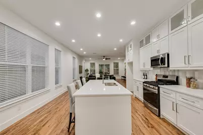 219 W Yarmouth Street, Dallas, TX 75208 - Photo 9