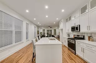 219 W Yarmouth St, Dallas, TX 75208 - Photo 9