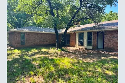 1304 W Wise Street, Bowie, TX 76230 - Photo 3