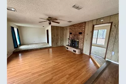 1304 W Wise Street, Bowie, TX 76230 - Photo 5