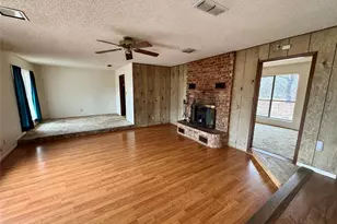 1304 W Wise St, Bowie, TX 76230 - Photo 5