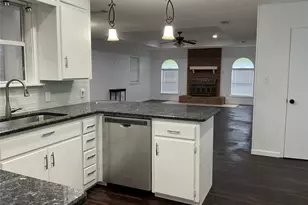 110 E Florence St, Denison, TX 75021 - Photo 5