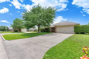 601 Westmeadow Dr, Cleburne, TX 76033 - Photo 3